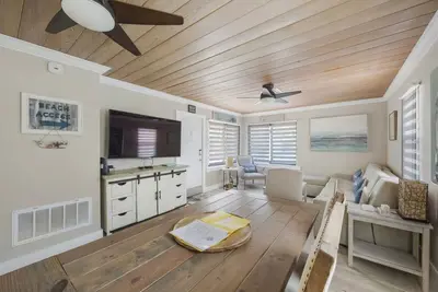 Image de # 113 Surf Song Resort: chalet 2 Br / 1 Ba �� Madeira Beach, pour 6 personnes