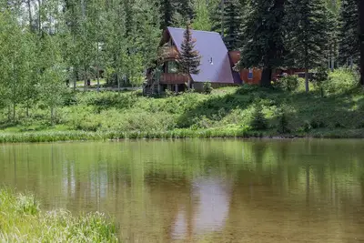 Image de Cabine donnant sur un étang - bain à remous - barbecue - à 3 km du purgatoire