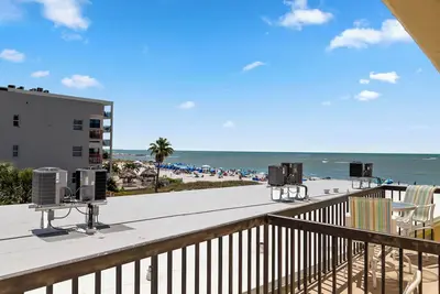 Image de Vues sur la plage et le golfe, grande maison de ville xtra, balcon couvert, 2 étages - 6 personnes - Wifi gratuit