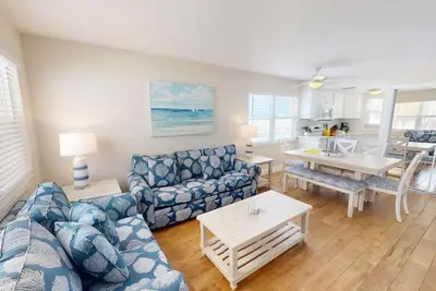 Image de # 121 Surf Song Resort: 2 Br / 2 Ba rez-de-chaussée ��� Madeira Beach, pour 4 personnes