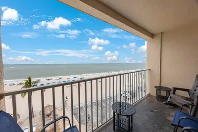 Image de # 407 Beach Place Condos: 3 Br / 2 Ba à Madeira Beach, pour 8 personnes