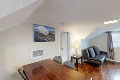 Image de Confortable condo pour les chiens près de la plage, des parcs et du lac Lytle!