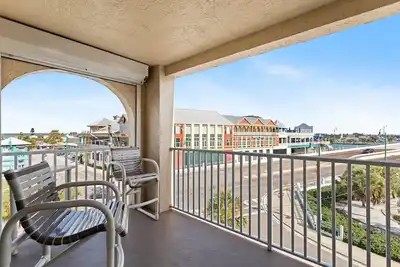 Image de # 304 Beach Place Condos: 2 Br / 2 Ba à Madeira Beach, pour 4 personnes
