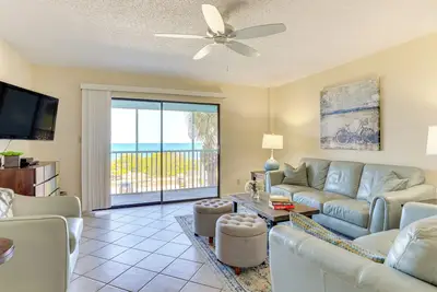 Image de 'Pelican Cove' Bradenton Beach Condo avec accès �� la piscine