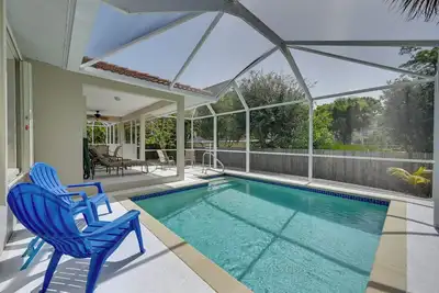 Image de Marco Island House avec piscine privée et patio!