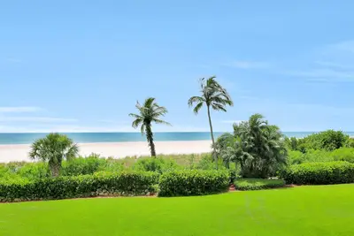 Image de Cozy condo en bord de mer w / piscine chauffée et courts de tennis
