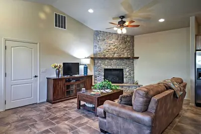 Image de Panoramic Pagosa Springs Duplex avec vue sur les ponts et les allées