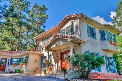 Image de Elégante villa de Colorado Springs avec patio privé!
