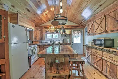 Image de Chalet rustique 3br Asheville avec étang de baignade