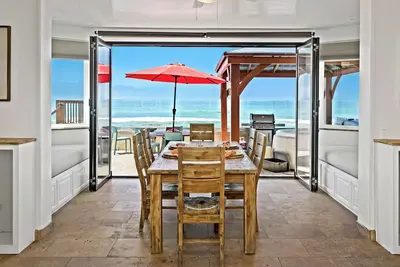 Image de Nouvelle unité Oceanfront w \/ 4br \/ 4ba, plage patio w \/ spa privé, barbecue, A \/ C équipée