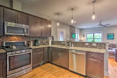 Image de Maison «Riverview» avec terrasses sur la voie verte d'Asheville