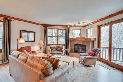 Image de Cozy Avon Condo w \/ terrasse privée et accès à la piscine!