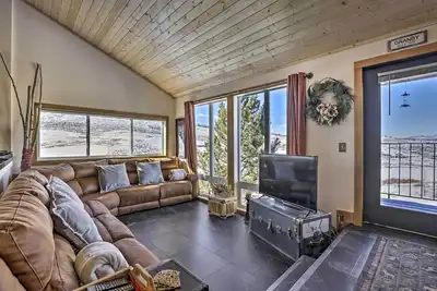 Image de Condo Granby avec accès au loft, au bain à remous et aux ascenseurs!