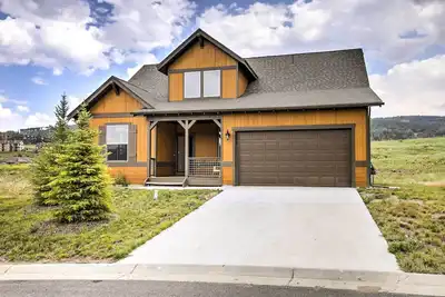 Image de Granby Home w / Patio, Fire Fire & vue sur la montagne de ski