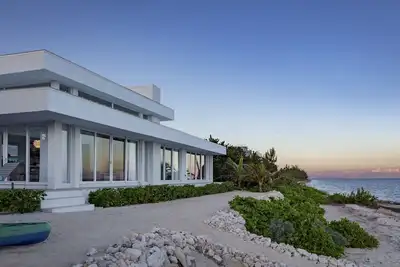 Image de Villa Esprit: maison 3 Br / 2 Ba à Grand Cayman, pour 6 personnes