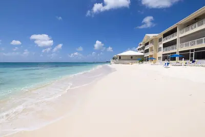 Laguna Del Mar 24: 3 Br / 3 Ba condo à Seven Mile Beach, 8 personnes