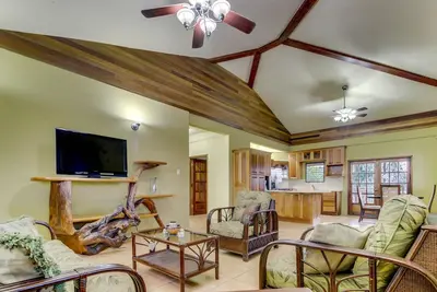 Image de Belle maison moderne w \/ balcon dans un quartier calme - parfait pour les excursions!