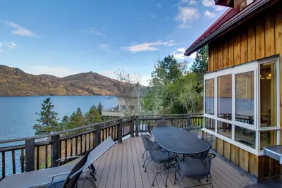 Image de Belle maison au bord du lac w / bain à remous privé et éblouissante vue sur le lac Chelan!