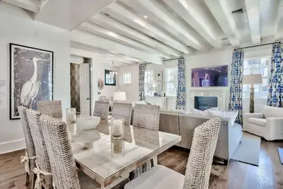 Image de Blue Heron Cottage & Carriage House - Superbe Redesign! !