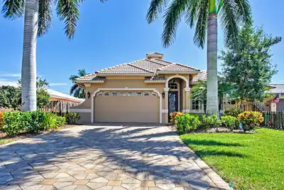 Image de Superbe 3br Naples Accueil w / Den & Piscine privée