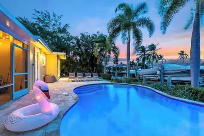 Image de Pompano Beach Hacienda - Jolie maison au bord de l'eau abordable avec piscine et quai