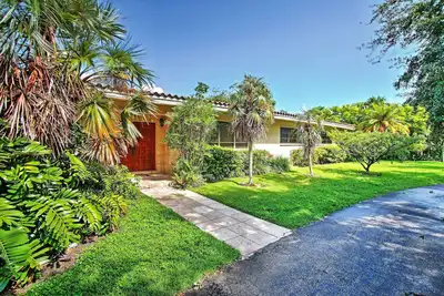 Image de Maison de style ranch de Miami avec piscine privée!