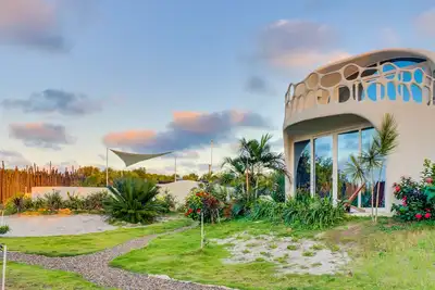 Image de Incroyable, nouvelle suite de luxe en bord de mer avec piscine partagée, accès à la plage