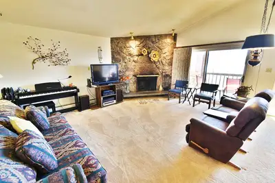 Image de Condo qui accepte les animaux de compagnie sur le lac Dillon - Près de l'amphithéâtre de Dillon, Marina. Pont couvert, vue sur la montagne