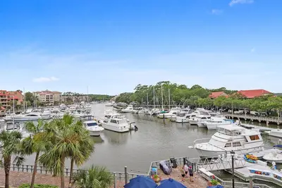 Image de Penthouse au coeur de Shelter Cove Marina
