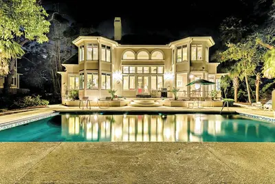 Image de 56 bouée d'amarrage: 6 Br / 6 Ba à proximité des maisons de l'océan à Hilton Head Island, pour 12 personnes