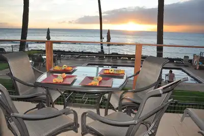 Hale Kai 217 - Maui Oceanfront Majesty avec Old Hawaii Spirit