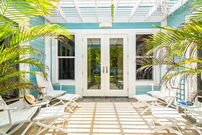 Image de Papaya Cottage: Boutique Oceanfront Micro-Resort à 10 minutes de Seven Mile Beach