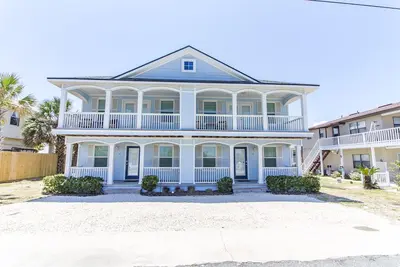 Image de Avery's Ocean Breeze, 6 chambres, 12 personnes, animaux admis, vue sur la mer