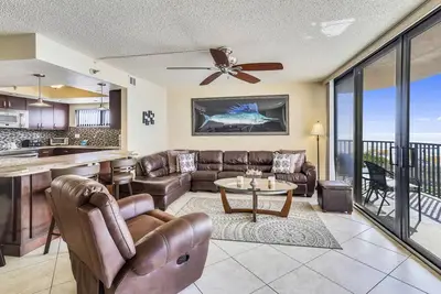 Image de Trillium # 1a - Beach Front Condo avec balcon privé!
