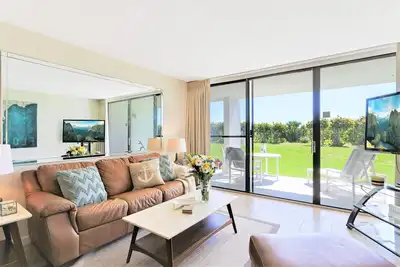 Image de Condo lumineux, spacieux et rénové au rez-de-chaussée
