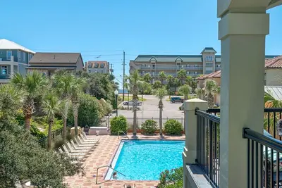 Image de Plage Beaux volumes Location-privé Accès-Trois histoire Condo-Près de la piscine