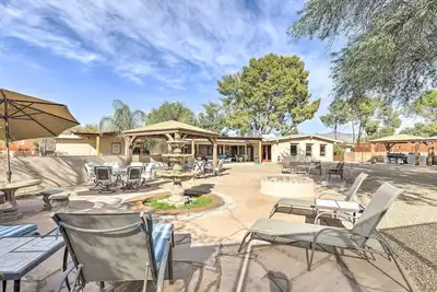 Image de Tucson Casita w \/ Courtyard, bain Ă remous, des foyers!