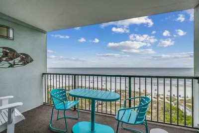 Image de Grand Oceanfront Three Bedroom Two Bath Condo à Carolina Dunes! (5ème étage)