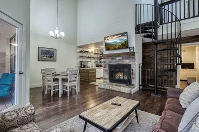 Image de Gatlinburg Townhouse w / Mtn. Vues et accès à la piscine!