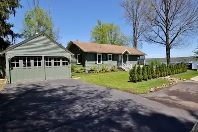 Image de 3256 Chautauqua Avenue-Chautauqua Lakefront Rental à Cheney Point!