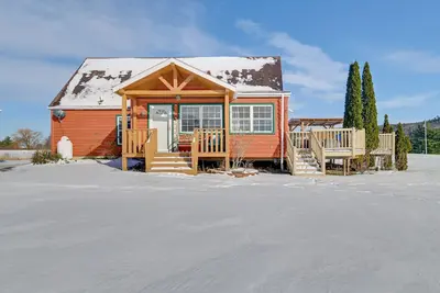 Image de Ticonderoga Home sur 8 acres de pas du lac George
