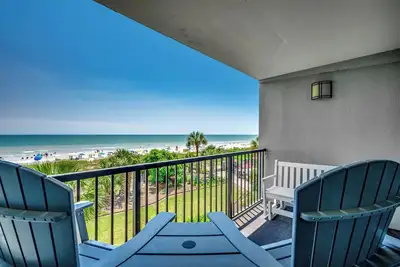 Image de Luxury Oceanfront Three Bedroom Two Bath Condo à Carolina Dunes! (2ème étage)
