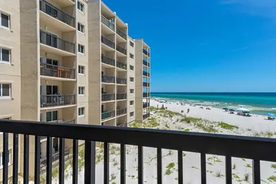 Image de B3-307 Magnifique Condo Gulf Front! Piscines intérieure et extérieure - Wifi - À quelques minutes des attractions locales!