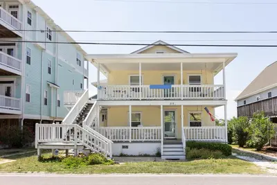 Image de Découvrez l'histoire et le charme nostalgique dans le duplex McCabe-Lancaster