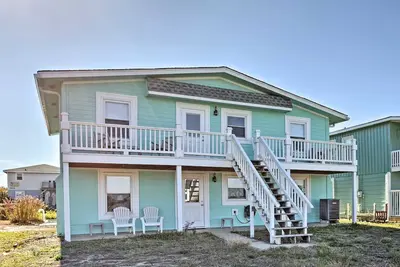 Image de «Eye Sea Blue�� Holden Beach Home - Étapes menant au rivage!