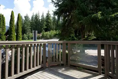 Image de Whistler Townhome 4 chambres, à quelques pas des pentes de ski et du village - automne automne 2018