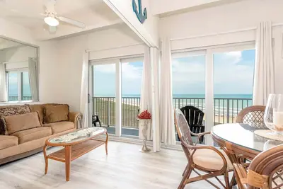 Image de Aquarius 804 - Balcon enveloppant, baies vitrées vous donnant l'impression d'être à la plage
