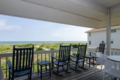 Image de L'escapade idéale en bord de mer avec une vue panoramique sur l'océan