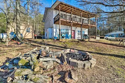 Image de Lakefront Delta Cottage w \/ vues, canoë et quai!