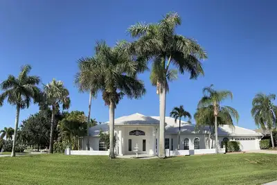 Image de Villa Sunshine - grande maison de 4 chambres et 4 salles de bain à l'intersection avec un emplacement de rêve, Wifi gratuit
